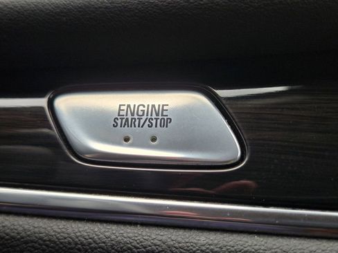 Used 2018 Buick Enclave Premium w/ Experience Buick Package FWD image 26