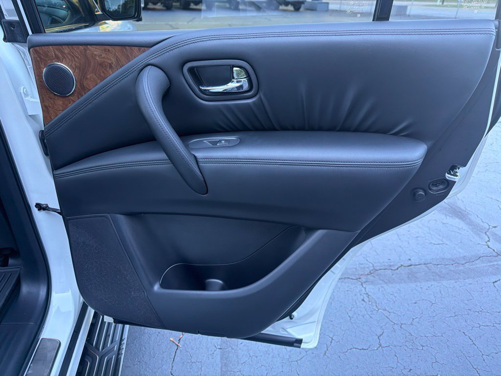 Used 2024 Nissan Armada SL w/ Captain's Chairs Package AWD/4WD image 15