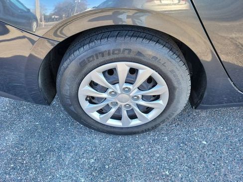 Used 2024 Kia Forte LX image 7