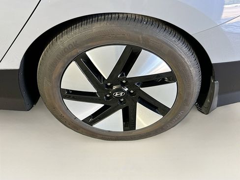 Used 2024 Hyundai Ioniq 6 SE image 11