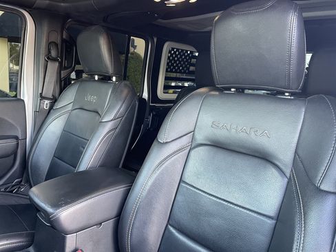 Used 2019 Jeep Wrangler Unlimited Sahara w/ Quick Order Package 24M Moab AWD/4WD image 6