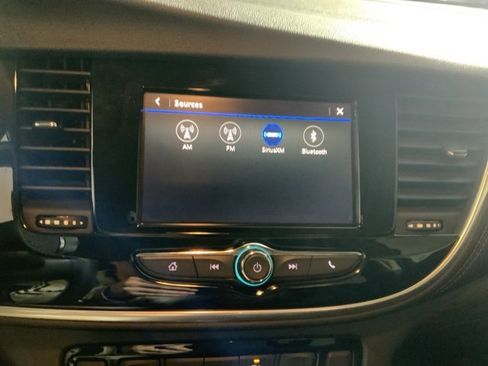 Used 2022 Buick Encore Preferred image 19