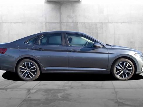 New 2026 Volkswagen Jetta SE image 5