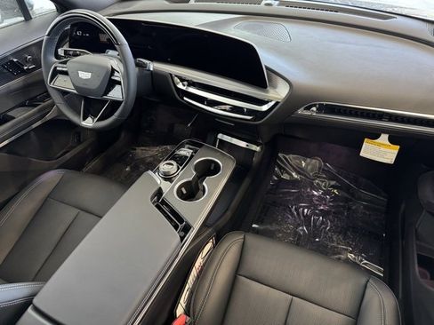 New 2026 Cadillac Lyriq Premium Luxury image 9