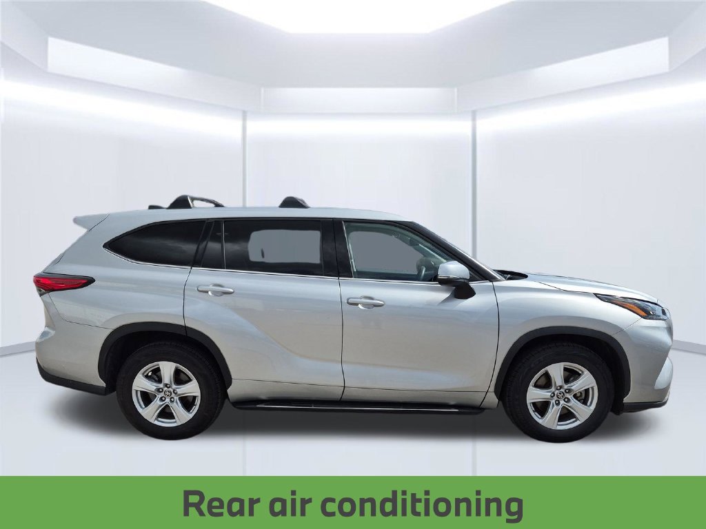 Used 2022 Toyota Highlander L FWD image 8