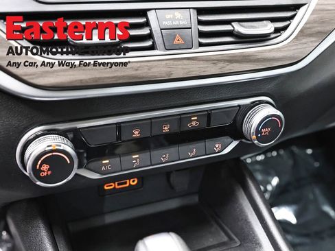 Used 2025 Nissan Altima 2.5 SV FWD image 20