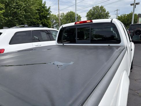Used 2006 Nissan Frontier XE w/ (G01) XE Preferred Pkg RWD image 9