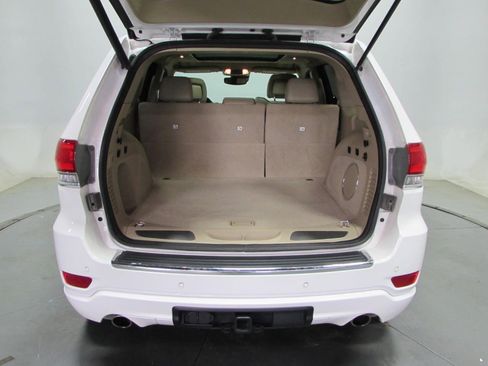 Used 2019 Jeep Grand Cherokee Overland AWD/4WD image 11