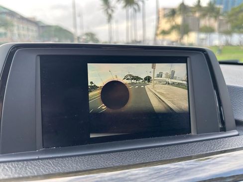 Used 2018 BMW 320i Sedan image 19