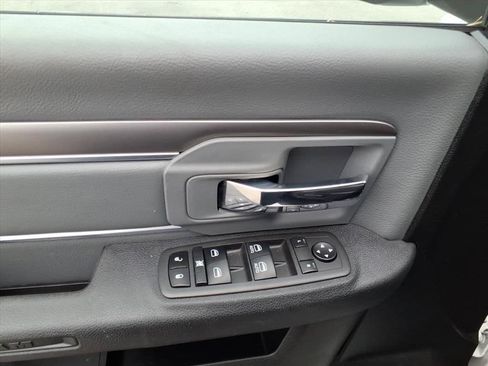 Used 2022 RAM 1500 Classic SLT image 14