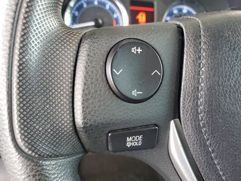 Used 2018 Toyota Corolla LE FWD image 23