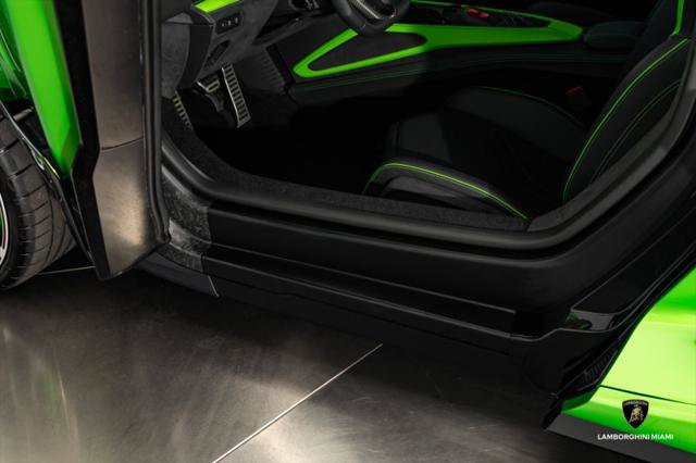 Used 2024 Lamborghini Revuelto AWD/4WD image 40
