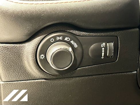 Used 2024 Dodge Durango GT image 10