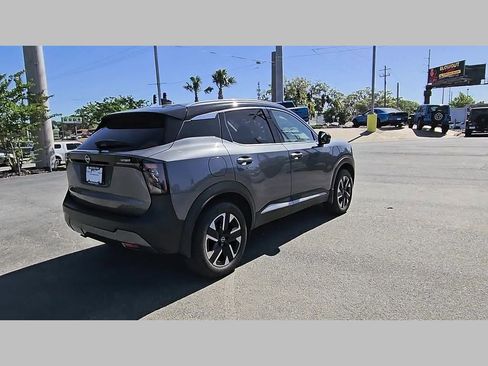 Used 2025 Nissan Kicks SR AWD/4WD image 31