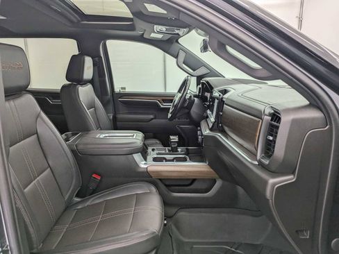 Used 2022 Chevrolet Silverado 1500 High Country w/ High Country Premium Package AWD/4WD image 24