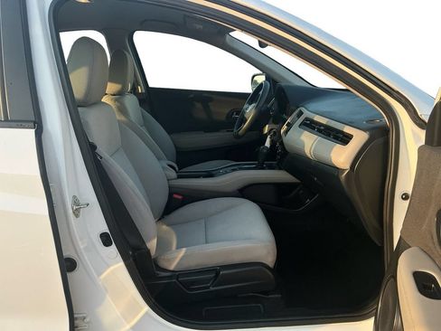 Used 2020 Honda HR-V LX image 22