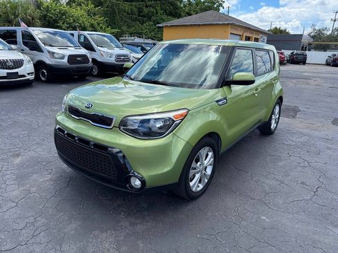 Used 2016 Kia Soul + FWD image 4