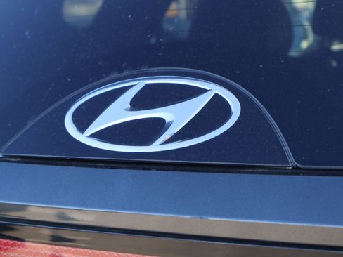 Used 2024 Hyundai Tucson Limited image 16