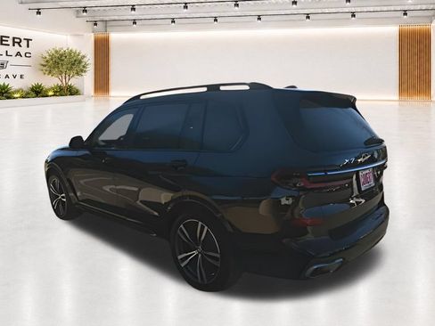 Used 2023 BMW X7 xDrive40i w/ M Sport Package AWD/4WD image 11