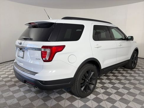 Used 2018 Ford Explorer XLT w/ Equipment Group 202A AWD/4WD image 7