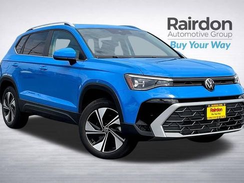 New 2025 Volkswagen Taos SE AWD/4WD image 1