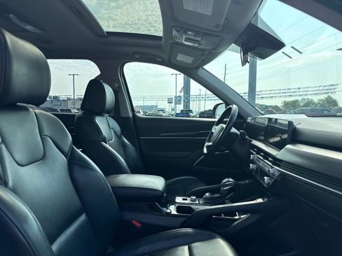 Used 2025 Kia Telluride S FWD image 16