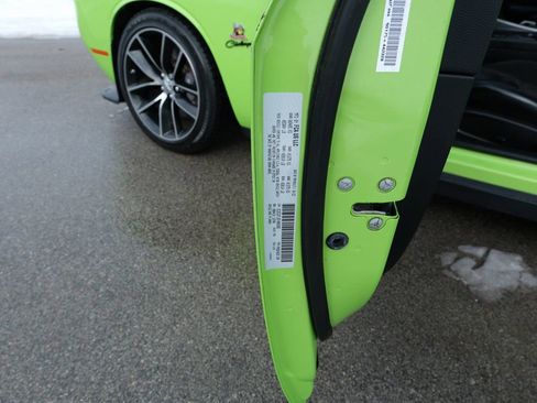 Used 2015 Dodge Challenger R/T Scat Pack w/ Leather Interior Group image 35