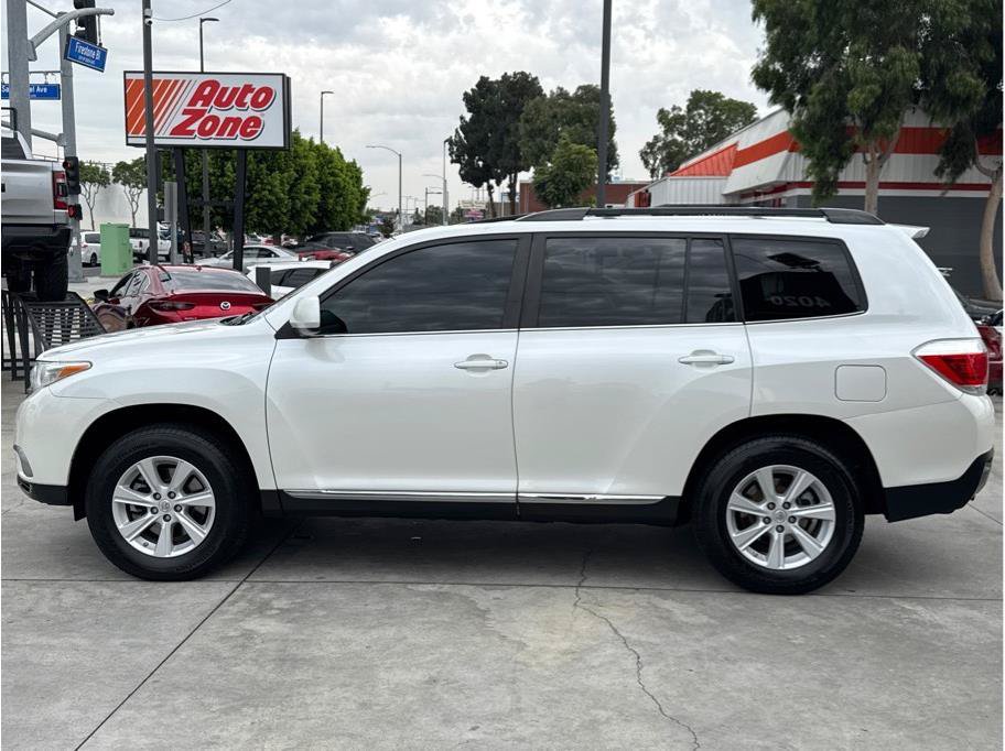 Used 2013 Toyota Highlander SE FWD image 4