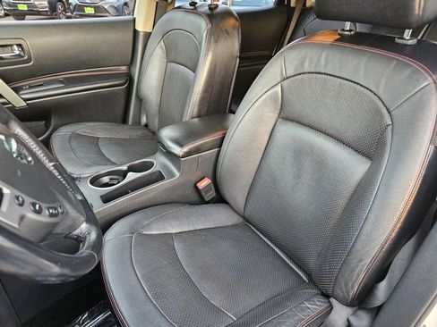 Used 2011 Nissan Rogue SV w/ SL Pkg image 21