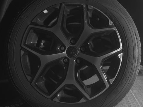 Used 2025 Jeep Compass Limited image 14