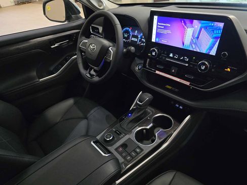 New 2026 Toyota Highlander Platinum AWD/4WD image 29