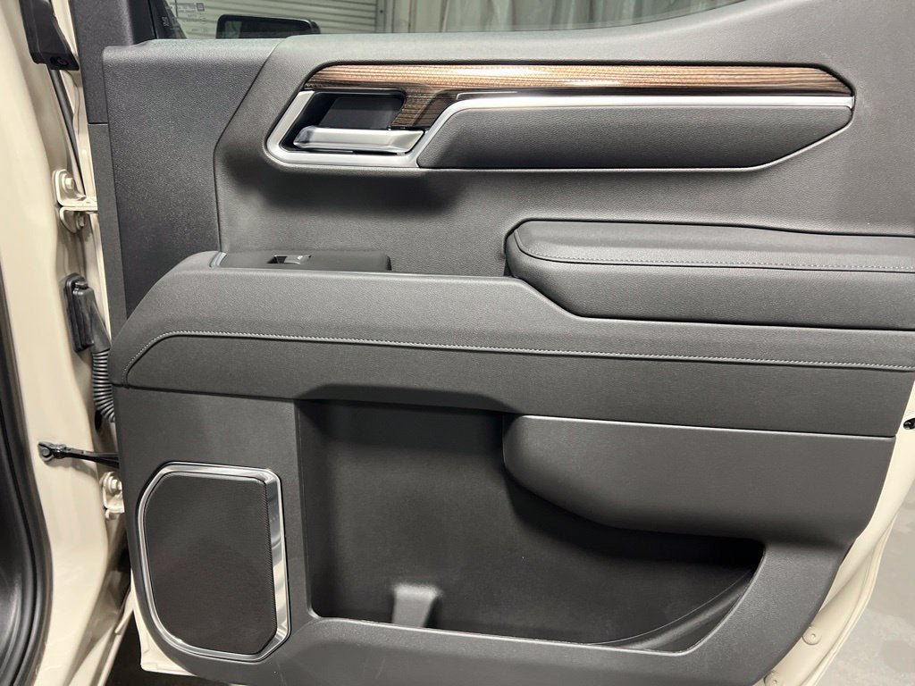 New 2026 Chevrolet Silverado 1500 RST w/ RST All Star Premium Package AWD/4WD image 12