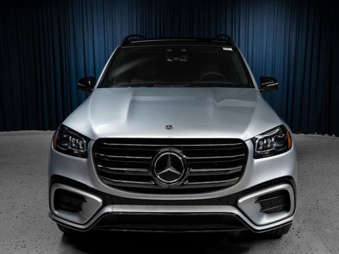 New 2026 Mercedes-Benz GLS 580 4MATIC image 2
