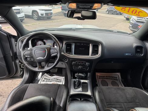 Used 2018 Dodge Charger R/T RWD image 17