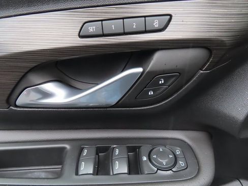 Certified 2023 GMC Terrain SLT image 11