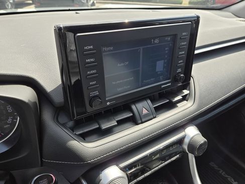 Used 2020 Toyota RAV4 XLE w/ XLE Grade Weather Package AWD/4WD image 18