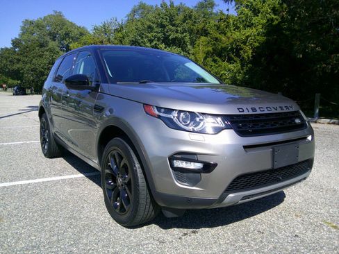 Used 2018 Land Rover Discovery Sport HSE image 10