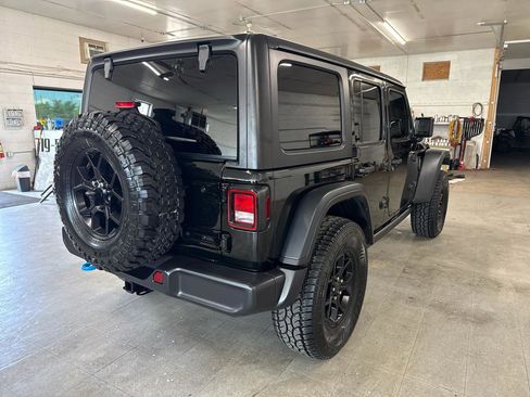 Used 2024 Jeep Wrangler Unlimited image 84
