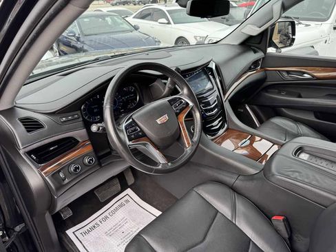 Used 2017 Cadillac Escalade Luxury image 10