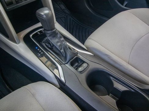 Used 2022 Toyota Corolla Cross L FWD image 28
