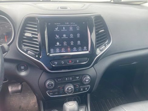 Used 2020 Jeep Cherokee Limited w/ Technology Group AWD/4WD image 14