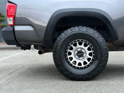 Used 2016 Toyota Tacoma TRD Off-Road w/ Towing Package AWD/4WD image 14