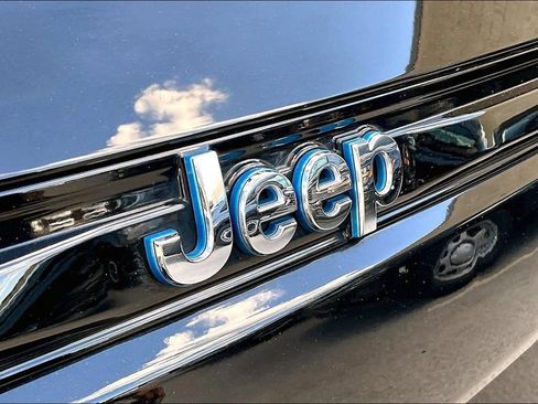 Used 2023 Jeep Grand Cherokee 4WD 4xe image 31