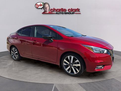 Used 2021 Nissan Versa SR FWD image 9