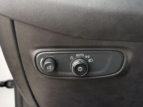 Used 2024 Chevrolet Equinox LT FWD image 23