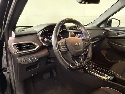 Used 2022 Chevrolet TrailBlazer RS w/ Sun and Liftgate Package FWD image 5
