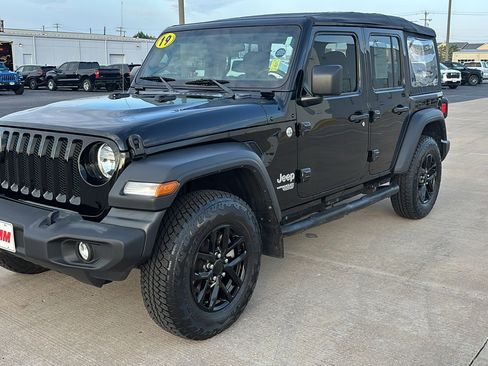 Used 2019 Jeep Wrangler Unlimited Sport image 5