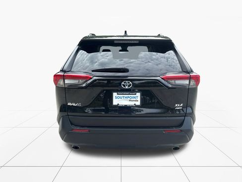 Used 2025 Toyota RAV4 XLE AWD/4WD image 7