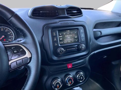 Used 2016 Jeep Renegade Latitude FWD image 7