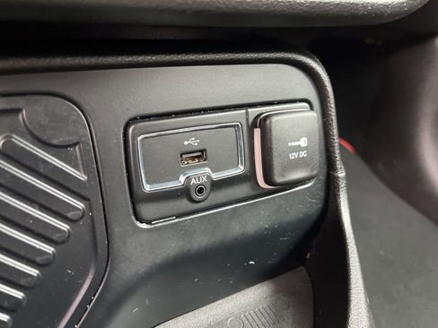 Used 2015 Jeep Renegade Limited FWD image 35